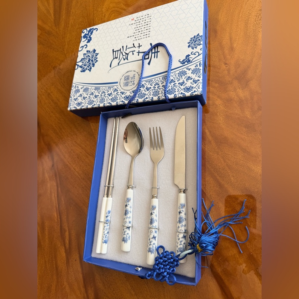 Elegant Blue and White Cutlery Set